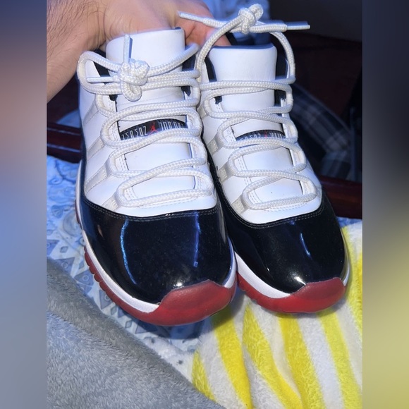 Jordan 11 lows with replacement box